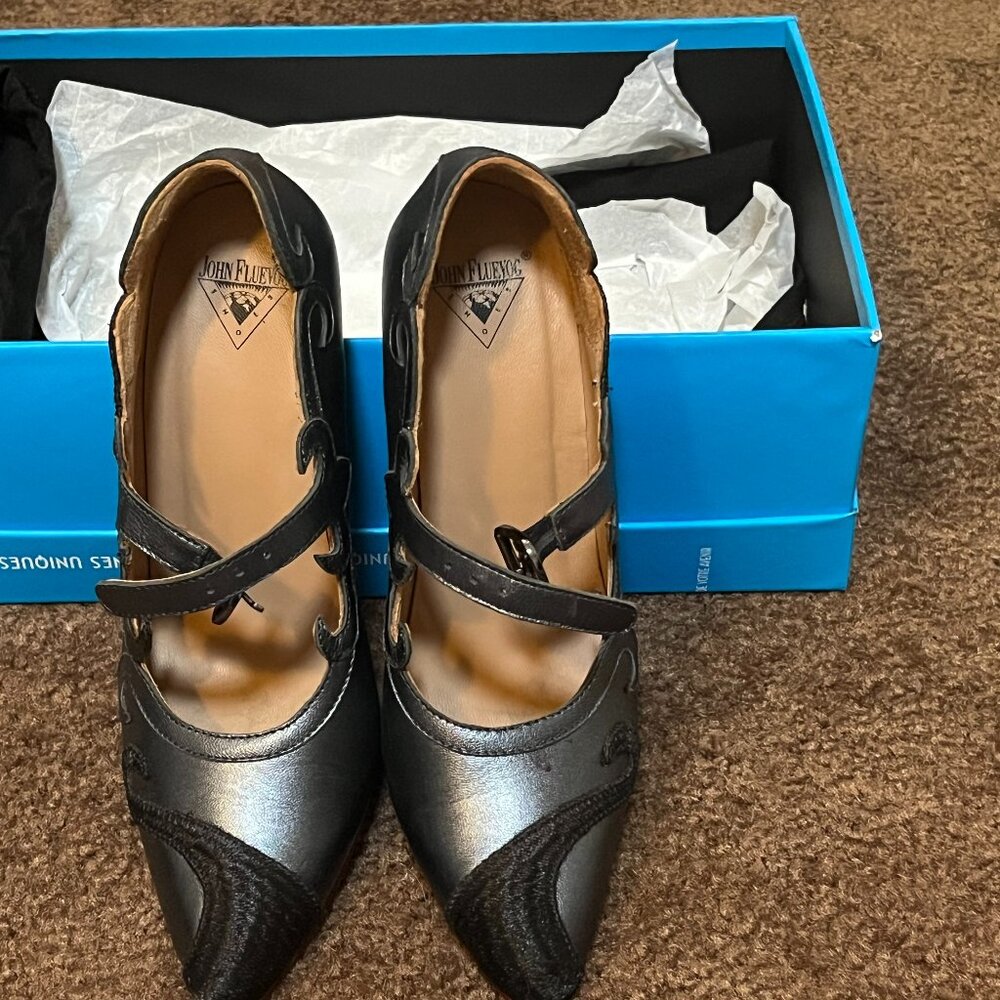 John Fluevog Big Presence Emmeline - great condition, rare size 5!